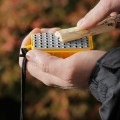 Smiths-Krzesiwo-z-tarka-do-przygotowania-podpalki-Pack-Pal-50562-2.jpg