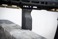 Strike Industries - Chwyt M-LOK® Angled Vertical Grip - Long - FDE - SI-AR-CMAG-L-10.jpg
