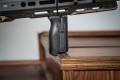 Strike Industries - Chwyt M-LOK® Angled Vertical Grip - Long - FDE - SI-AR-CMAG-L-20.jpg