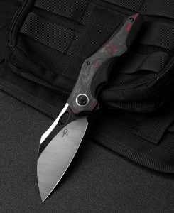 Nóż Bestech Nogard Black Titanium / Black Red Marble Carbon Fiber, Satin / Black Stonewashed M390 by Grzegorz Grabarski (BT2105D)