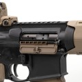 zul_pm_Magpul-Klapka-wyrzutnika-lusek-do-AR-15-223-5-56-mm-MAG1206-FDE-36798_4.jpg