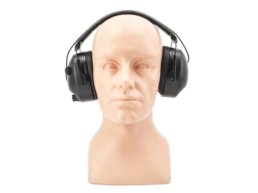 sluchawki-aktywne-strzeleckie-ochronniki-sluchu-czarne-real-hunter