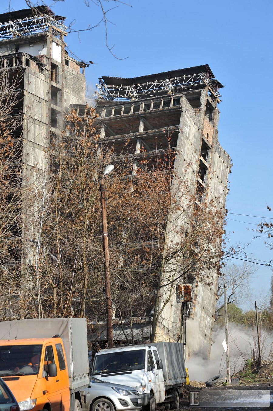 szkielotor_na_kolanach_foto_rafal_nizicki