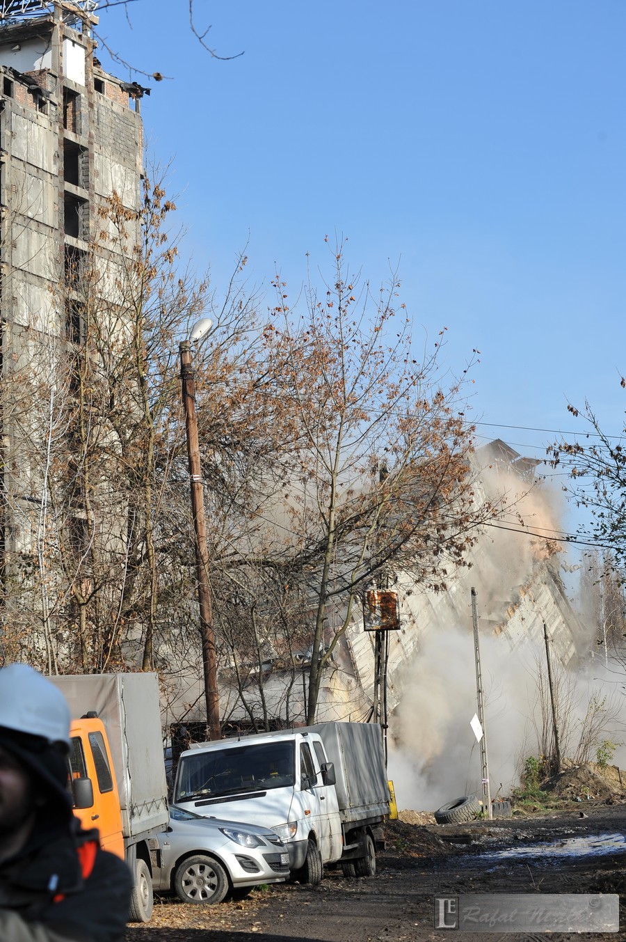 szkielotor_na_kolanach_foto_rafal_nizicki