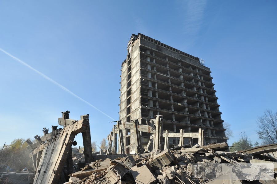 szkielotor_na_kolanach_foto_rafal_nizicki