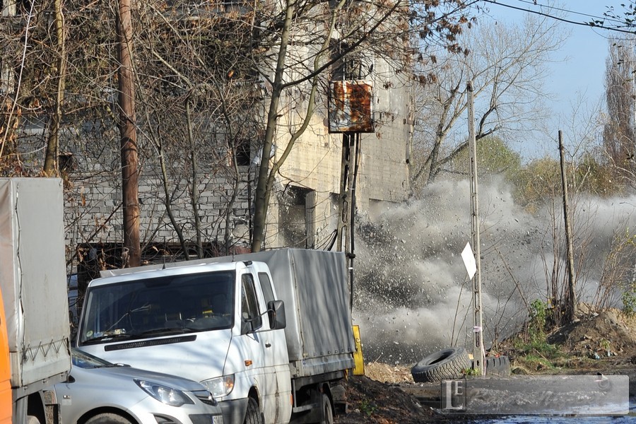 szkielotor_na_kolanach_foto_rafal_nizicki