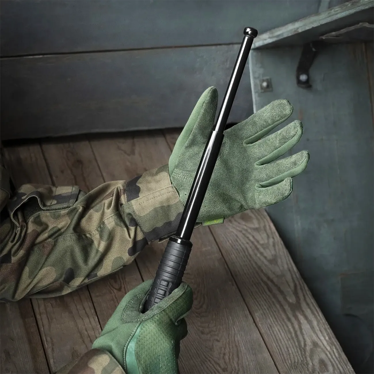 Hartowana pałka teleskopowa