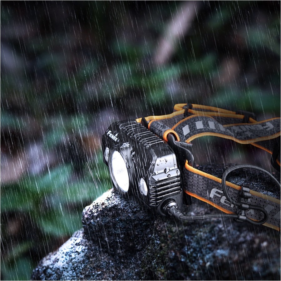 Latarka-diodowa-Fenix-HP30R-V2.0 - czolowka-czarna-3000lumenow