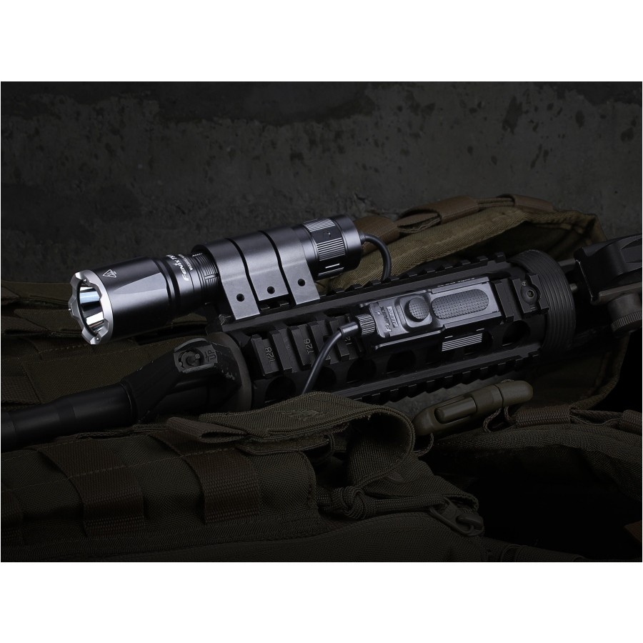 Latarka-diodowa-Fenix-TK16-V2.0-3100-lumenow-USB-lentus-militaria