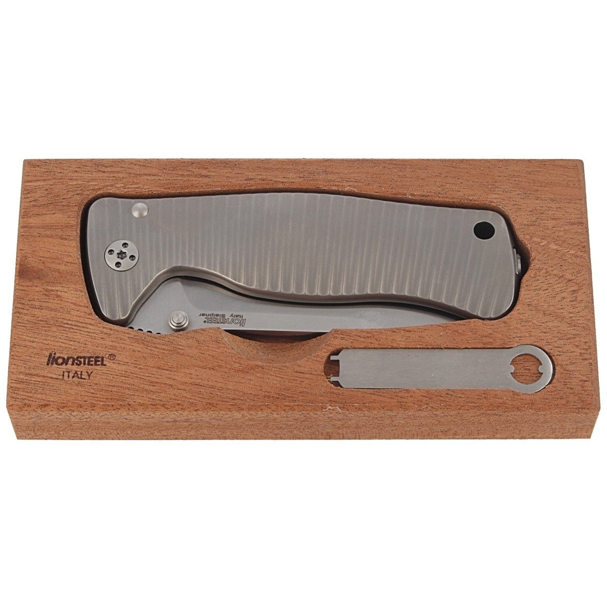 NOZ-LIONSTEEL-SR2-TITANIUM-GREY-SATIN-BLADE-SR2 G