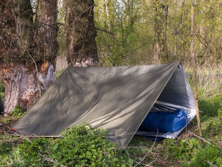 PLACHTA-BIWAKOWA-BUSHMEN-THERMO-Tarp-33-olive-Model-87