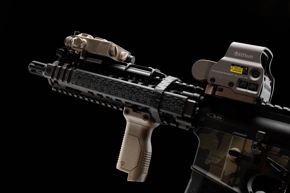 Strike Industries - Chwyt Picatinny-Angled-Vertical-Grip - Long - FDE - SI-AR-CMAG-RAIL-L-FDE