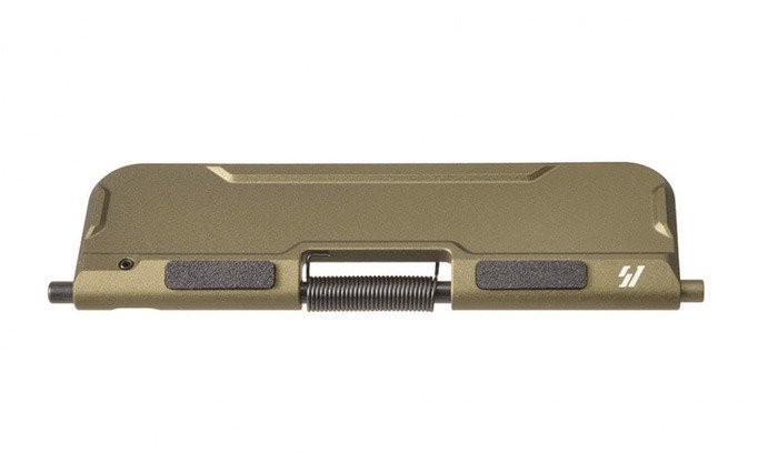Strike Industries - Klapka-wyrzutnika-lusek-BUDC-Billet-Ultimate-Dust Cover - Flat Dark Earth - AR-BUDC-223-FDE