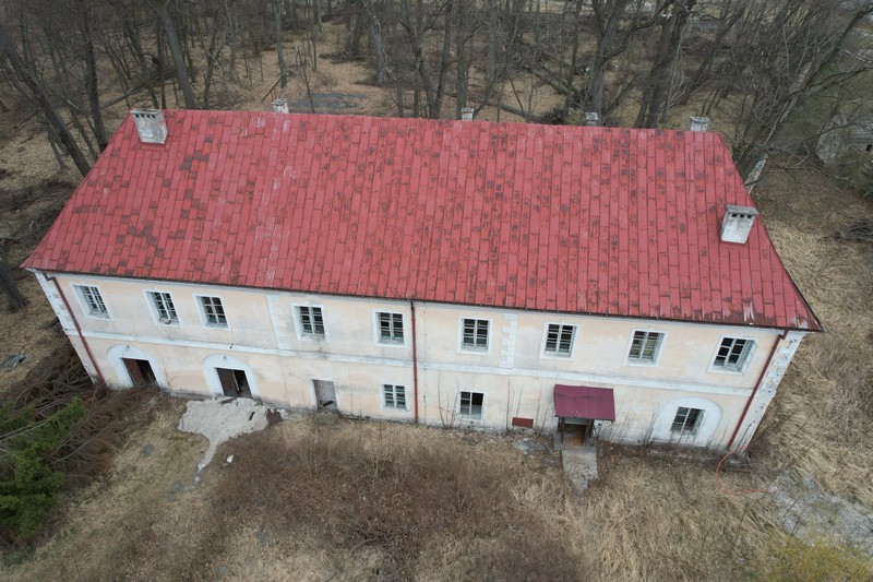 Zdewastowany Pałac Koniecpolskich