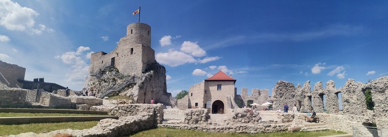 Zamek_Rabsztyn_panorama_dzieninca_zamkowego