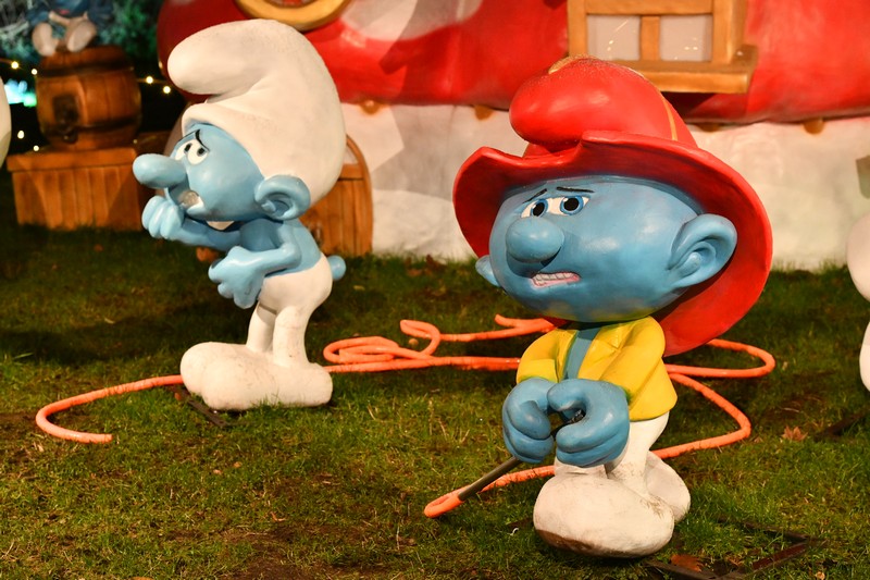 Zwiedzamy-wioske-Smerfow-Krakow-Garden-of-Lights